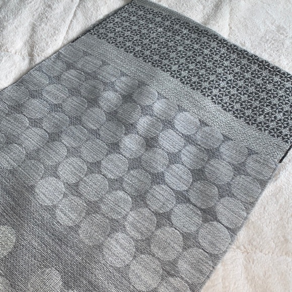 Talbots Gray Polka Dot Scarf Wrap EUC - Picture 3 of 14